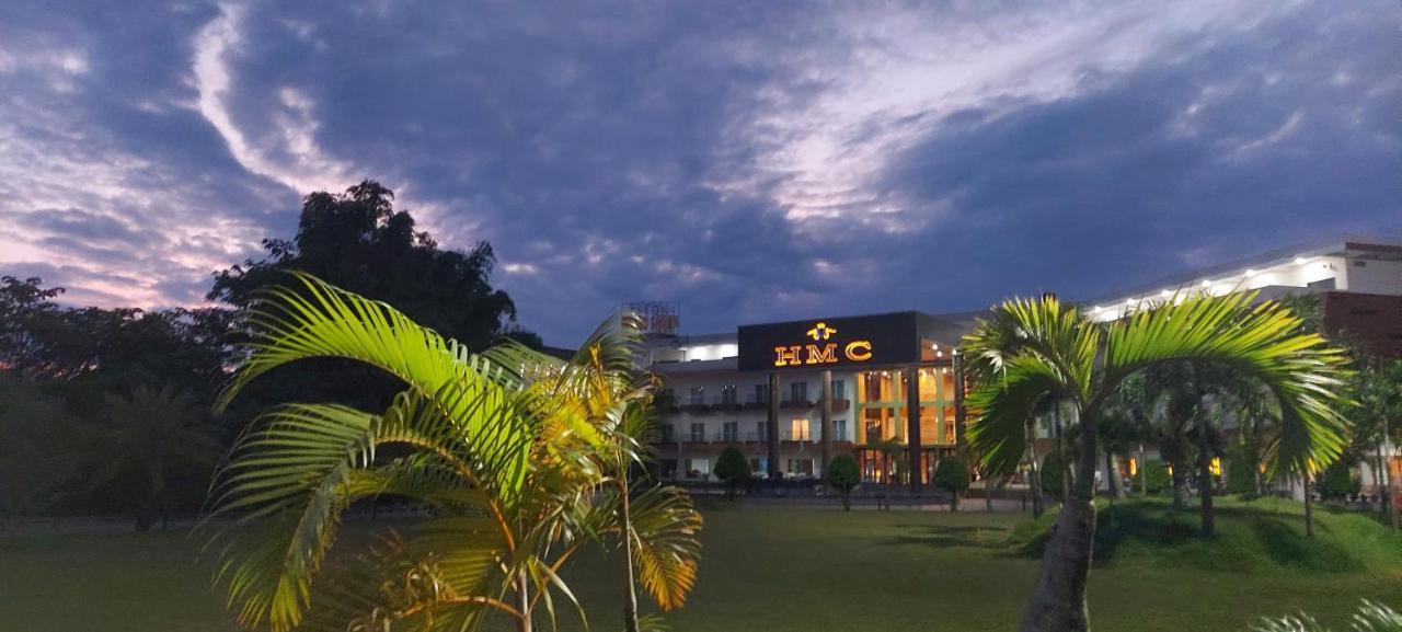 Hotel Mechi Crown Kakarvitta Bagian luar foto