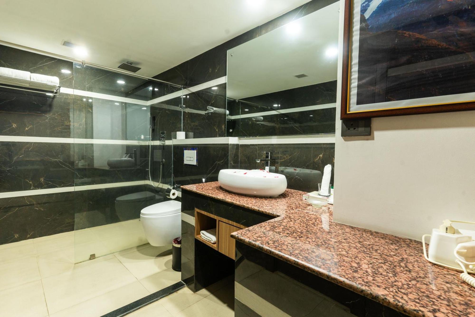 Hotel Mechi Crown Kakarvitta Bagian luar foto